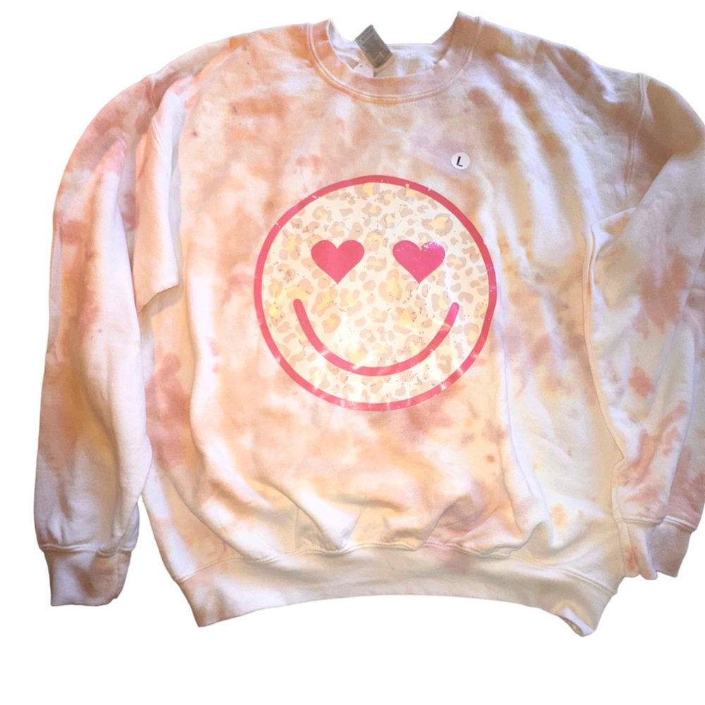 Gildan large tan & pink‎ tie dye leopard smiley face sweatshirt with heart eyes.